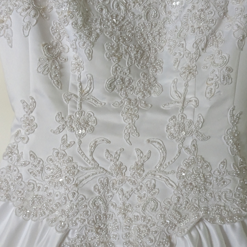 Wedding dress Size 10-12